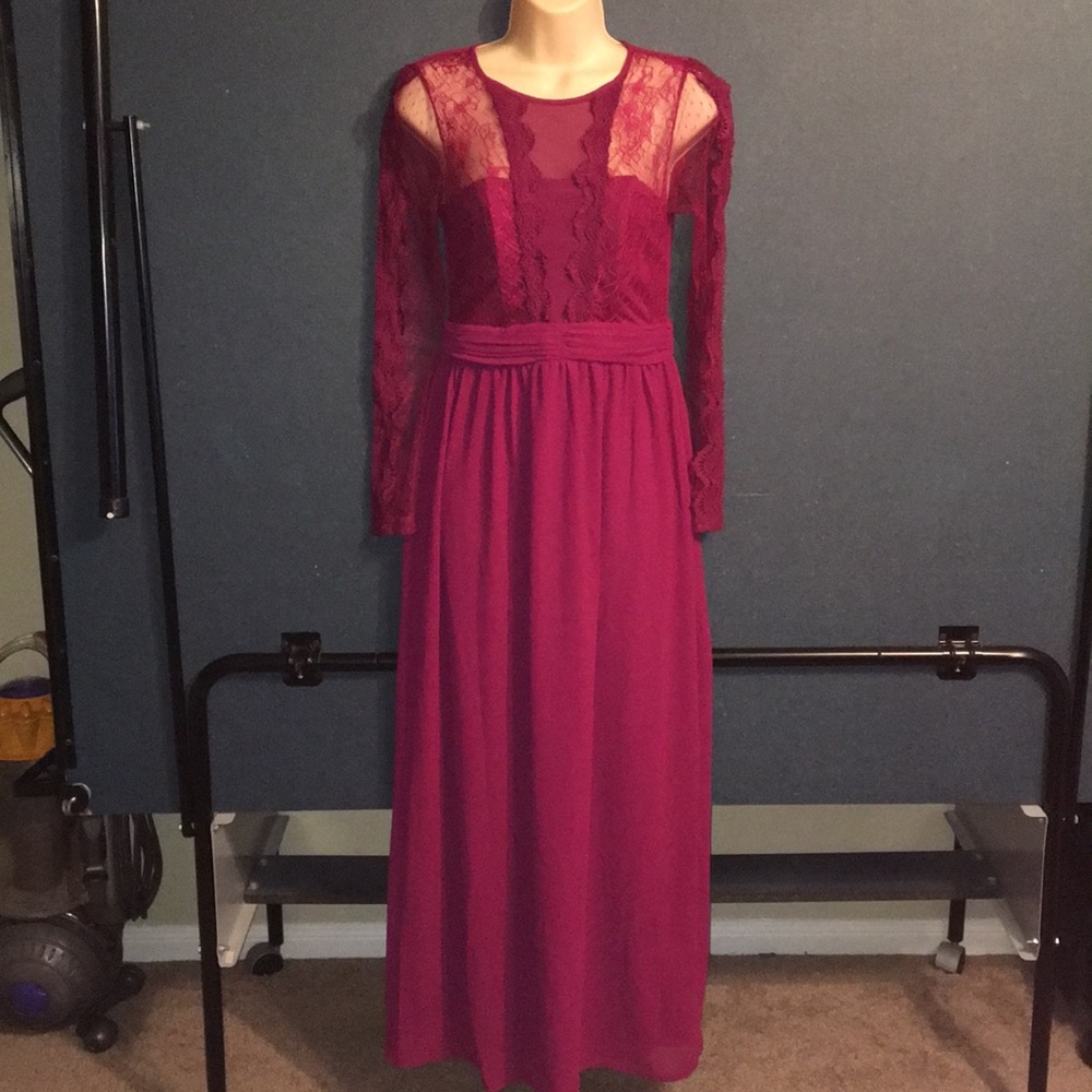 TFNC LONDON SZ 4 Bohemian vibe wine burgundy gown